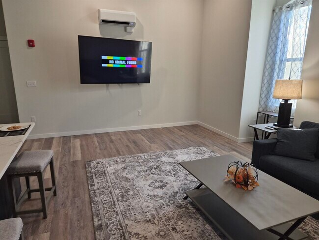 Building Photo - 36 Pleasant St