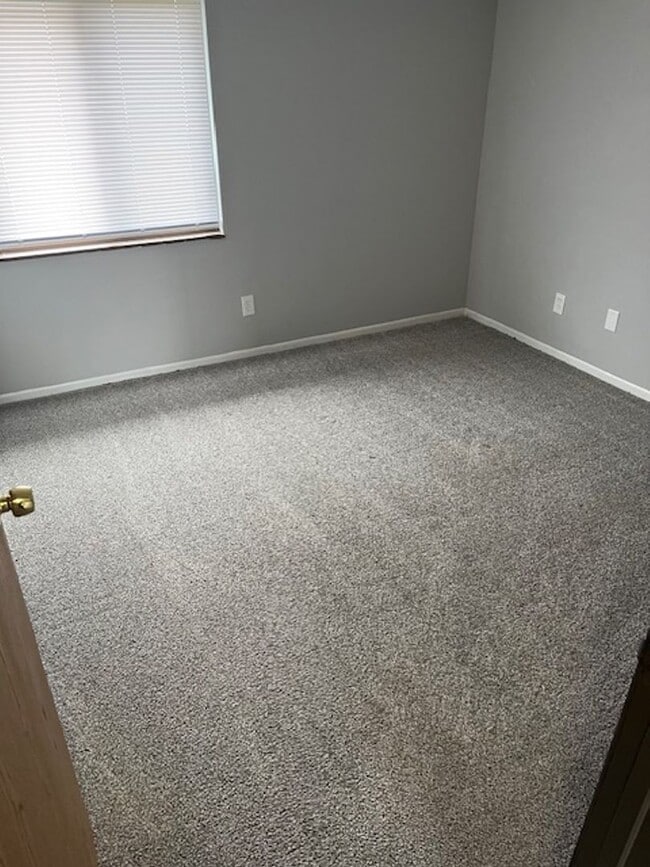 Building Photo - 2 Bedroom Apartment in Butler!!!