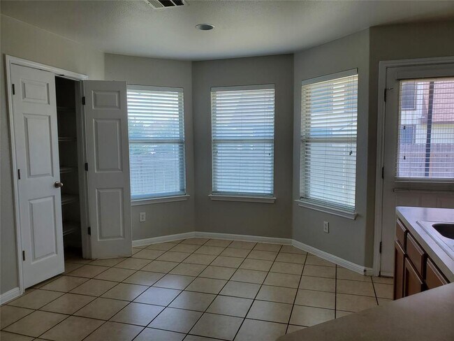 Building Photo - 3701 Holden Ct