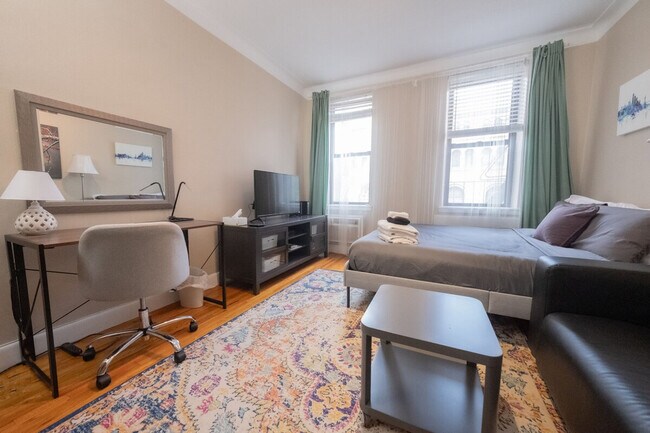 Building Photo - 300 E 74th St