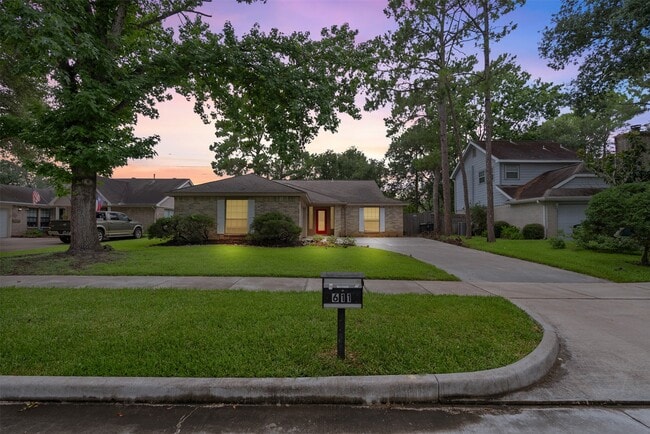 Building Photo - 611 Muirwood Ln
