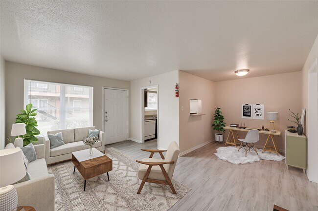 Building Photo - 1521 Sherwood Forest St