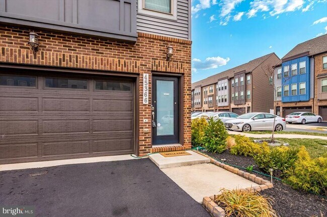 Building Photo - 45366 Daveno Square