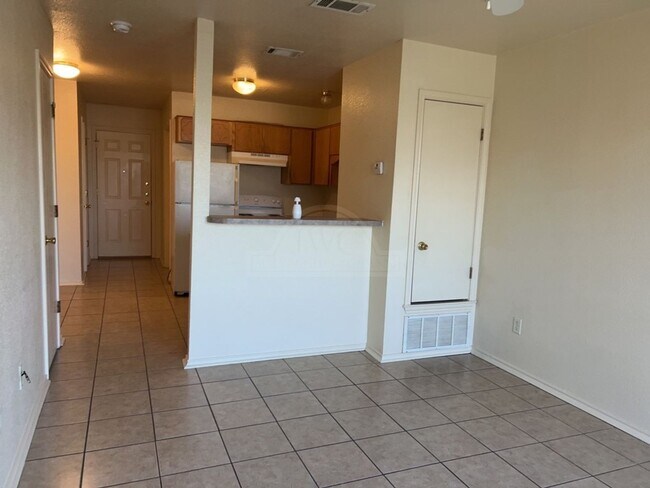 Building Photo - 4204 Gus Dr