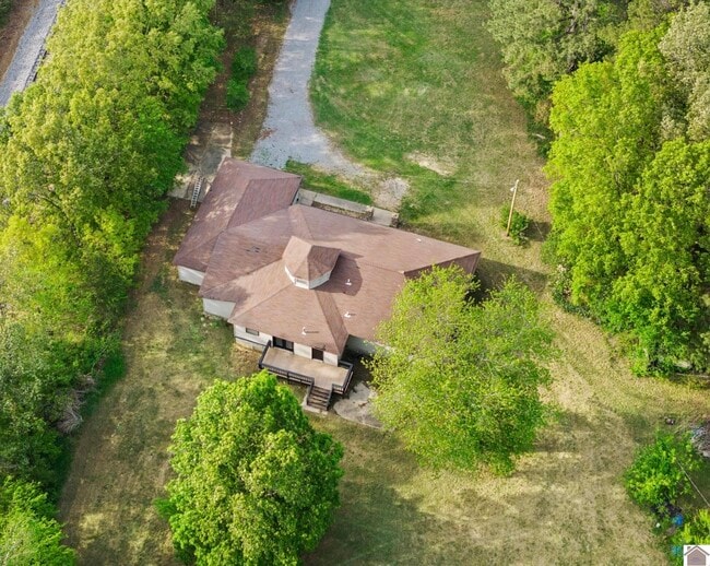 Building Photo - 2510 Lov Flo Station Rd