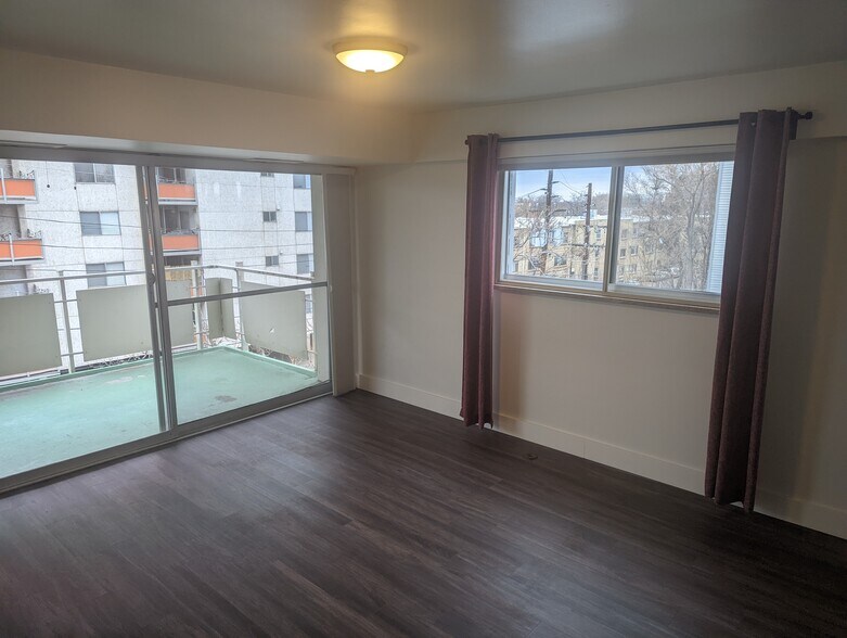 Primary bedroom - 1121 Albion St