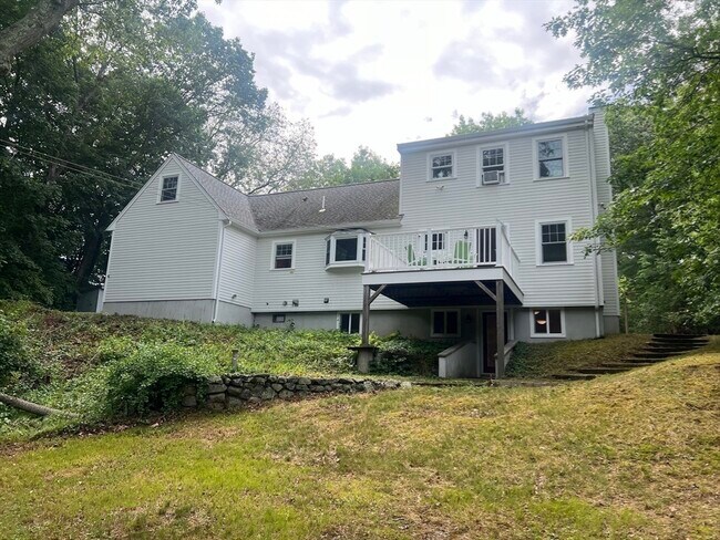 Building Photo - 22 Warren Ln