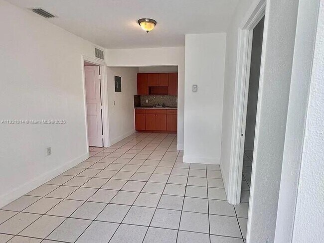 Building Photo - 2731 NW 27th St