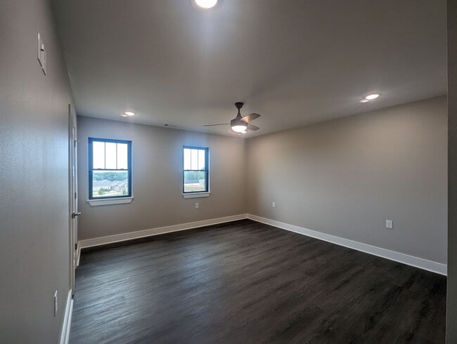 Building Photo - 3 Bedroom/2 Bathroom New Construction Townhouse in Southside