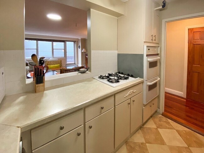 Building Photo - 151 Tremont St