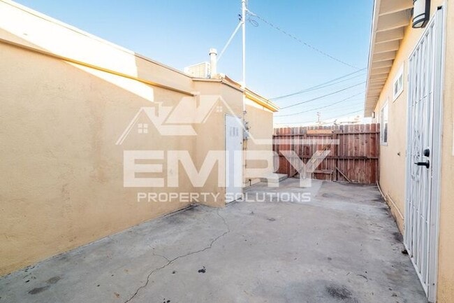 Building Photo - Newly 1 bed 1 bath apartment for rent in Firestone Blv Norwalk California