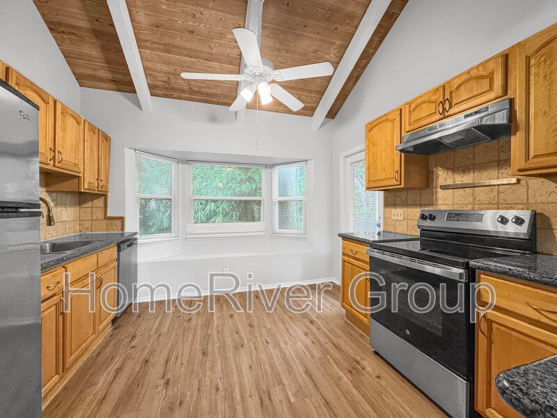 Building Photo - 5743 Eden Ln