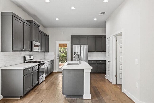 Building Photo - 12218 Cottage Promenade Ct