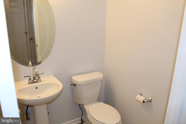 Building Photo - 15 Ryan Ct