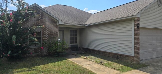 Building Photo - 15355 Oak Glen Dr