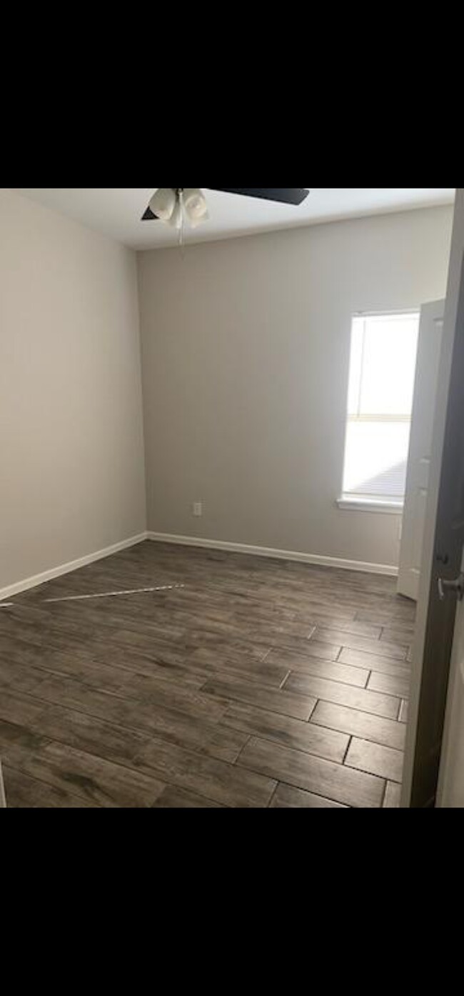 Guest bedroom - 1408 Vani Dr