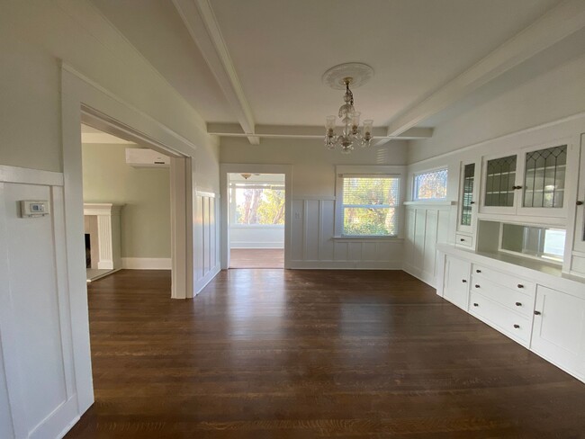 Building Photo - Remodeled Gorgeous House on Cul-de-Sac AND...