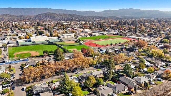 Building Photo - 2561 Pacific St