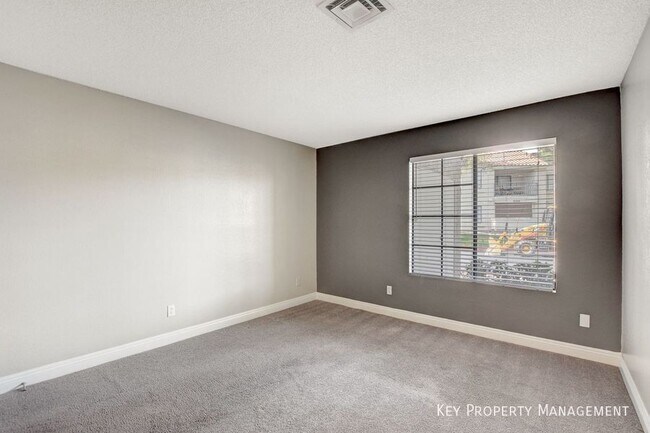 Building Photo - 4700 Nara Vista Way