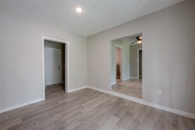 Building Photo - 7621 Sundown Dr