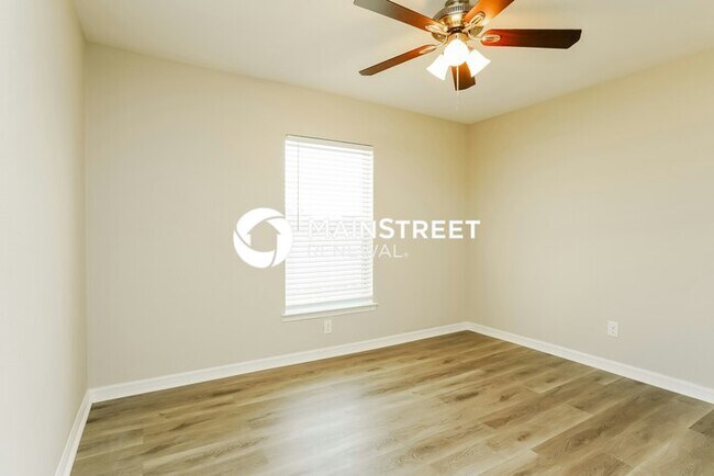 Building Photo - 4 Bedroom Pet-Friendly Home in Cape Coral, FL with Main Street Renewal