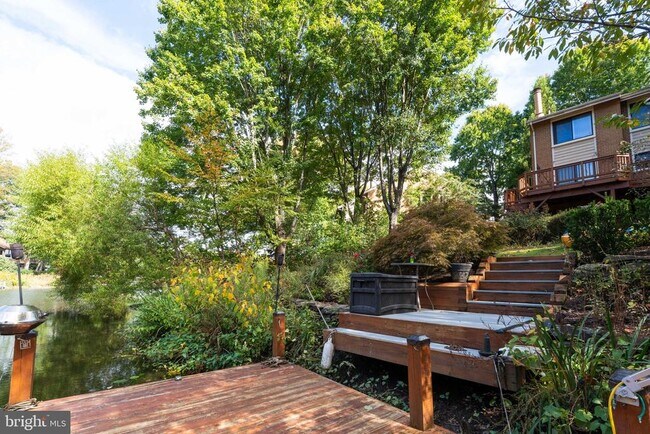 Building Photo - 2012 Swans Neck Way