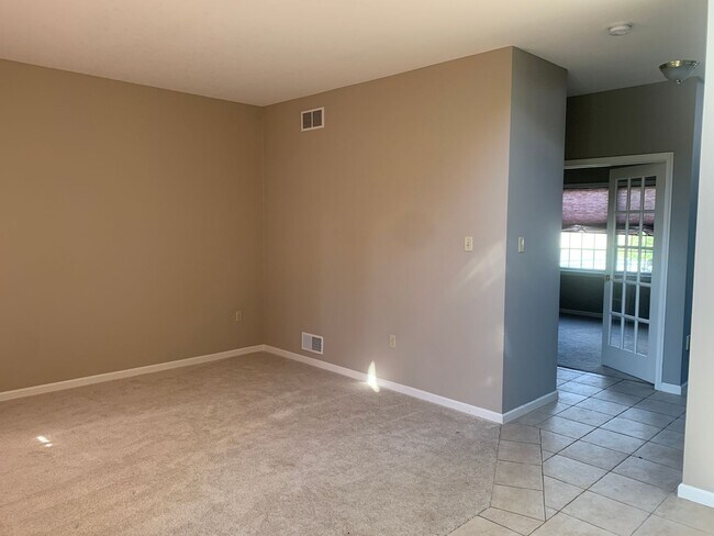 Building Photo - PARKLAND SCHOOLS- FOUR BEDROOM HOUSE compl...