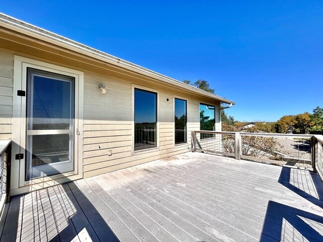 Building Photo - Greenbelt Gem Backing to Walnut Creek – Spacious 3BR Home in Prime North Austin Location