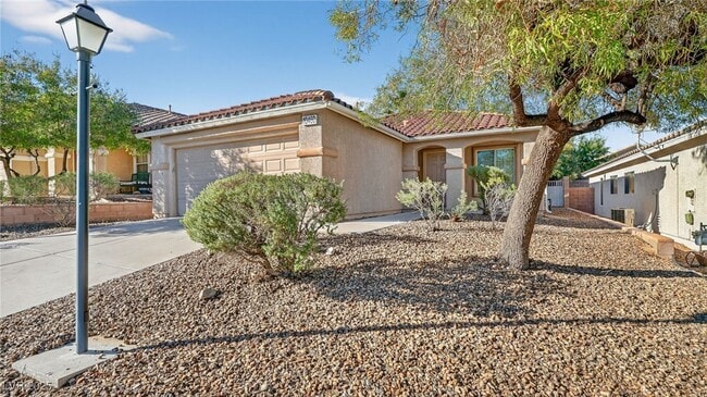 Building Photo - 10460 Wellington Manor Ave