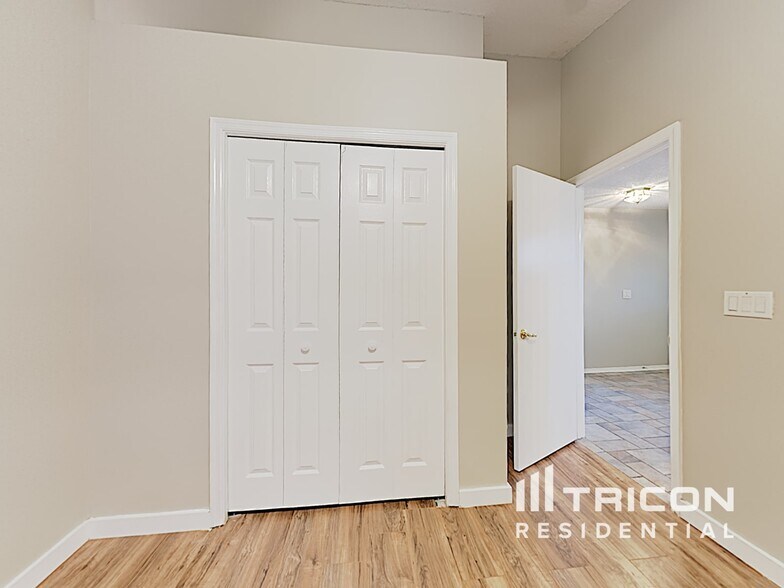 Building Photo - 3910 Creek Woods Dr