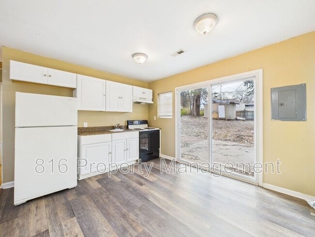 Building Photo - 3716 Mersington Ave