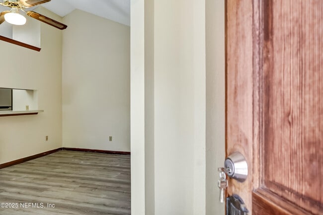 Building Photo - 12015 Cobblewood Ln N