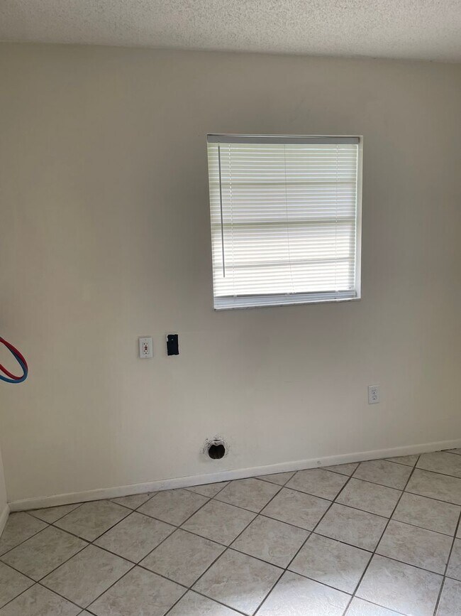 Building Photo - 7094 CR 213