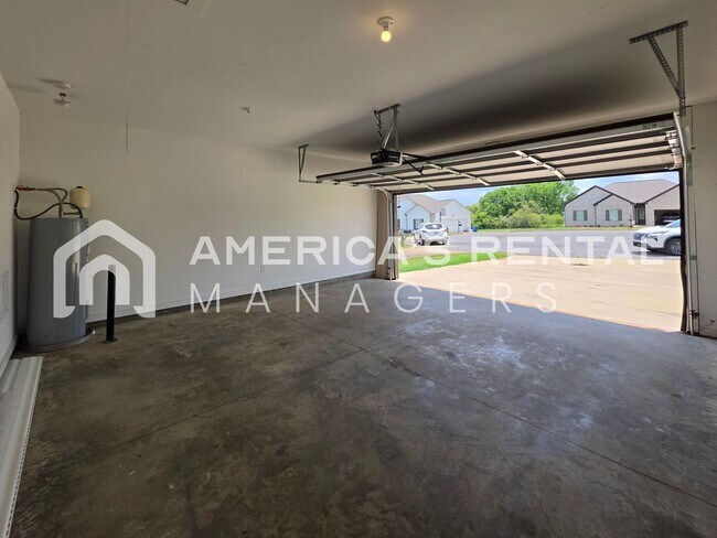 Building Photo - DEPOSIT PENDING!!! - Four Bedroom, Modern Home for Rent in Eastaboga - Available NOW!