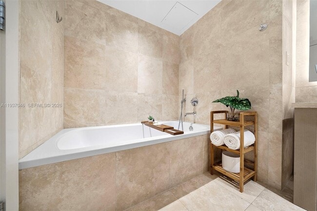 Building Photo - 102 24th St