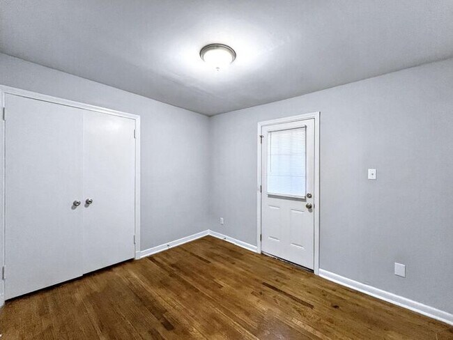 Building Photo - 4146 Rhodes Ave