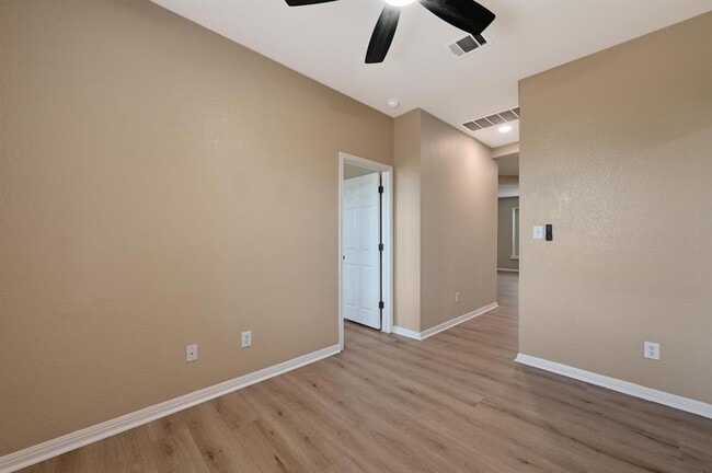 Building Photo - 254 Oxford Dr