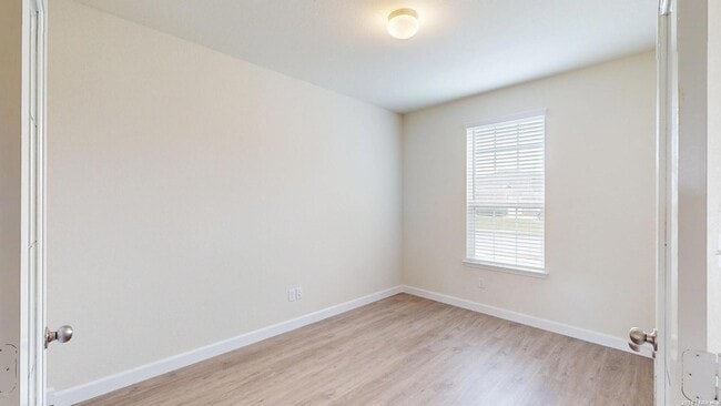 Building Photo - 344 Autumn Rouge