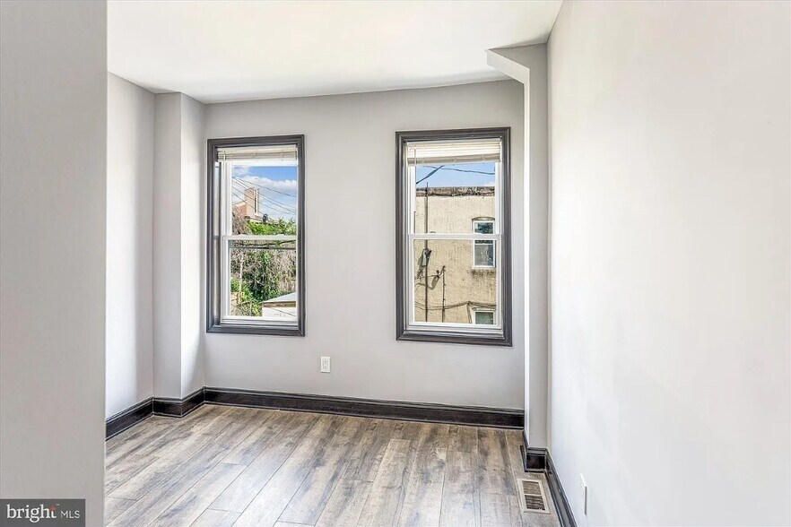 Building Photo - 1820 Walbrook Ave