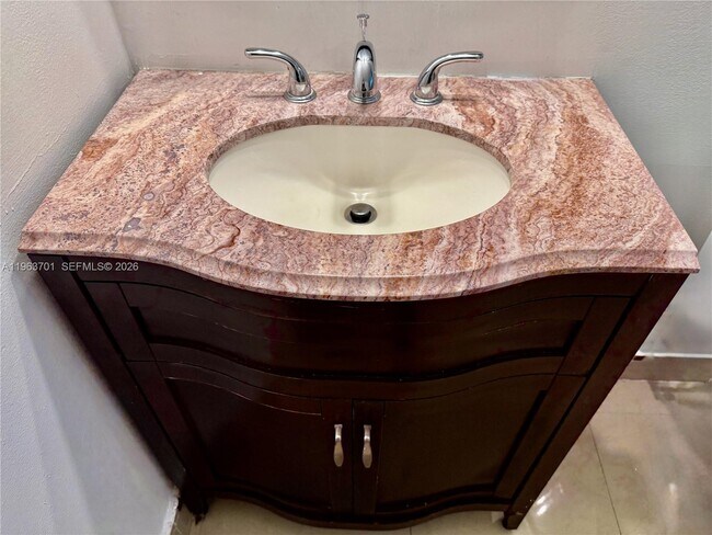 Building Photo - 1540 SW 5th Pl