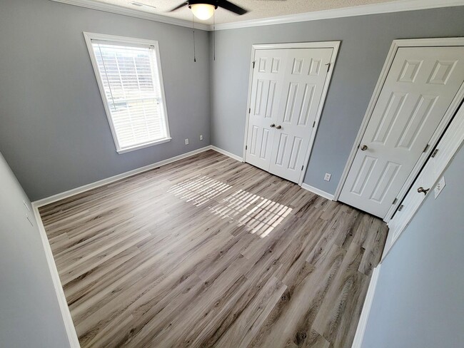 Building Photo - Now Leasing – 3477 Forest Dale Drive, Apt ...