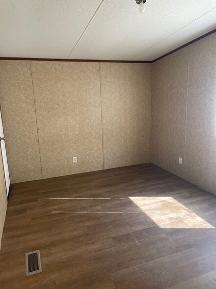 Building Photo - 2068 Krist Ln