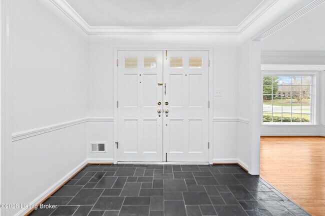 Building Photo - 2102 Northfield Dr