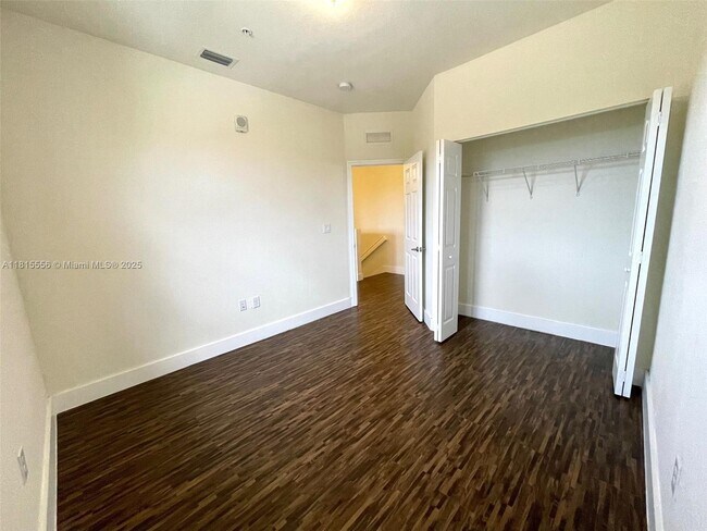 Building Photo - 10600 NW 88th St
