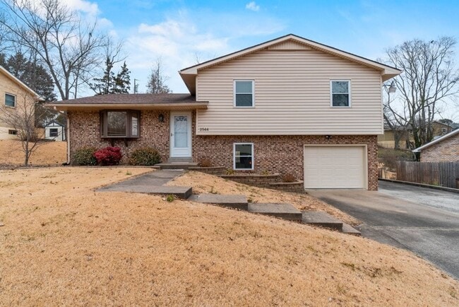 Building Photo - 3 Bedroom House in Cape