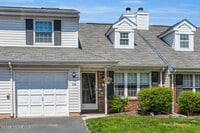 Building Photo - 216 Coldspring Ct