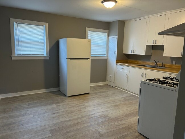 Building Photo - 5401 Allen St