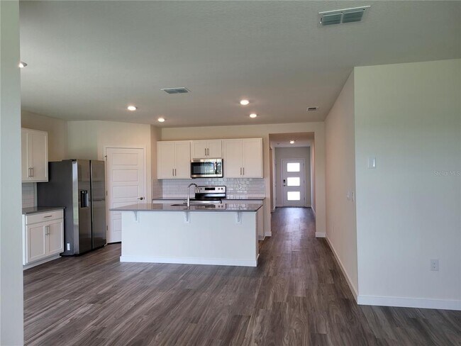 Building Photo - 399 Tanis Ave