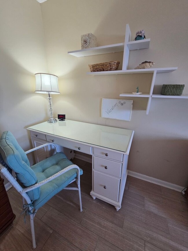 Building Photo - DOLPHIN RUN CONDOMINIUM