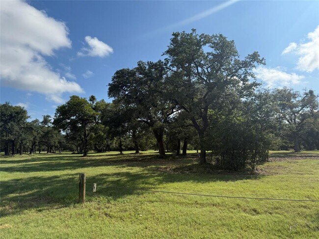Building Photo - 2205 Arendale Dr